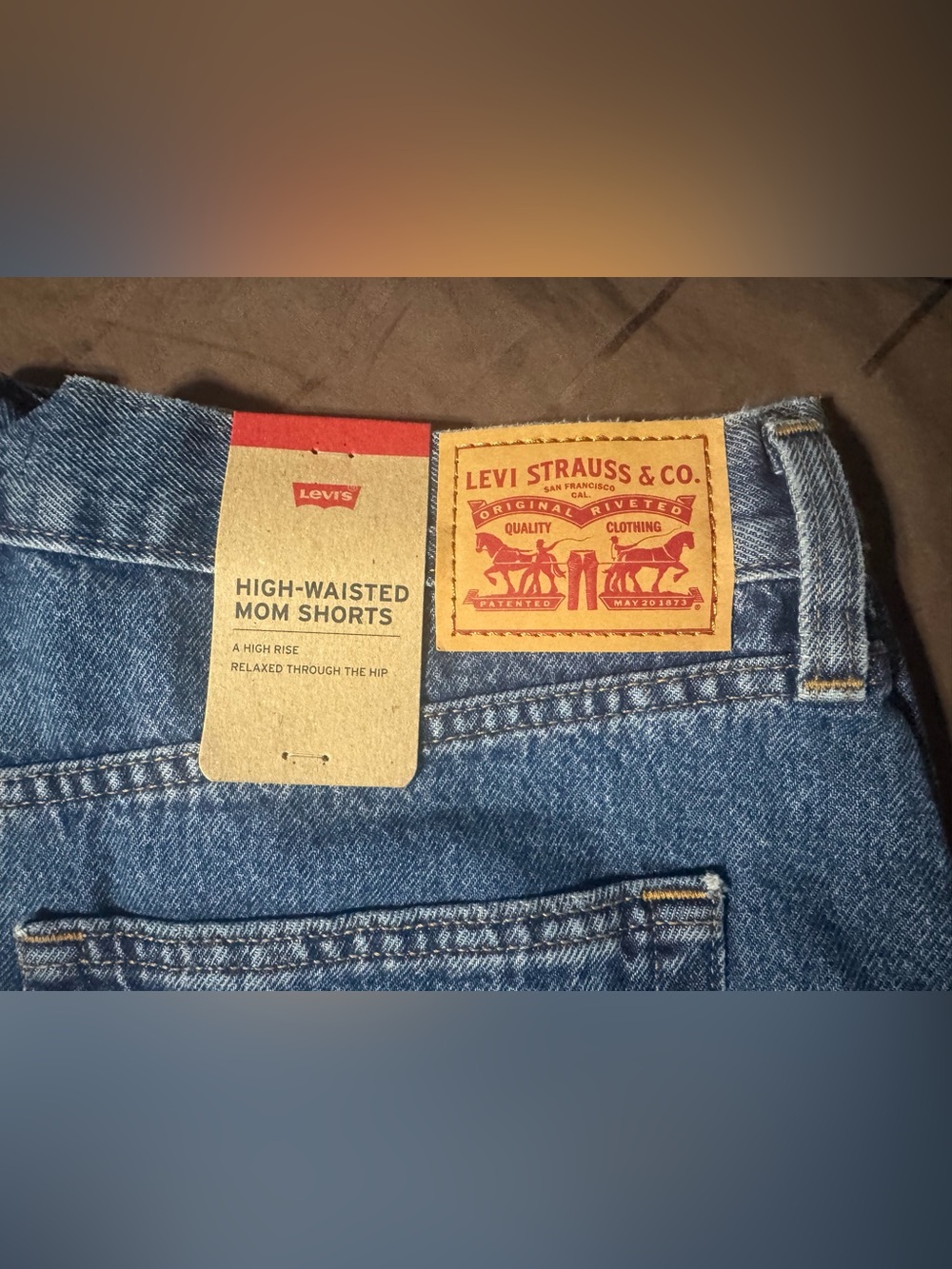 Levi’s High Waisted Mom Shorts Womens size 34 - Picture 5 of 6